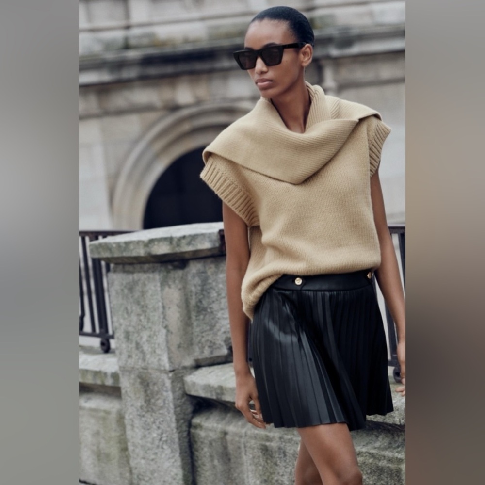 Zara black pleated faux leather mini skirt - xl